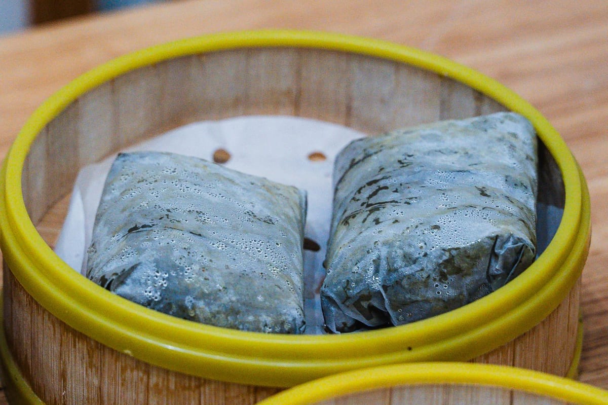 Lotus Wrapped Sticky Rice 糯米鸡
