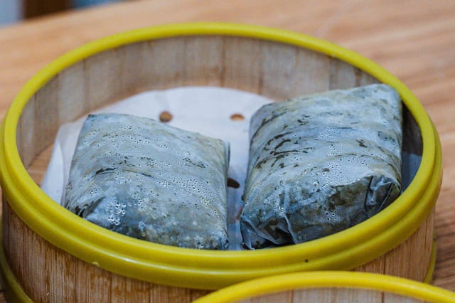 Lotus Wrapped Sticky Rice 糯米鸡.