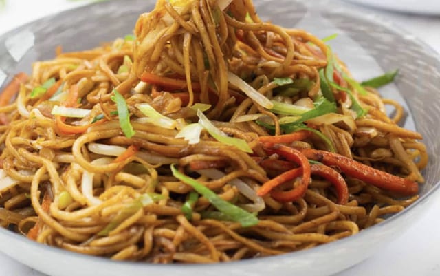 Vegetable Chow Mein杂菜炒面.