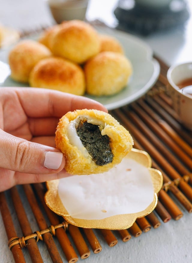 Fried Sweet Rice Balls 炸汤圆.
